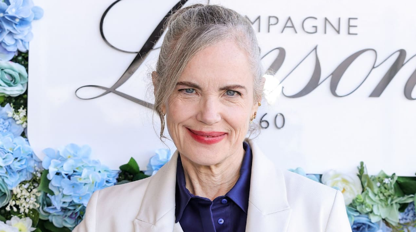 Elizabeth McGovern enjoys rare public outing with famous husband